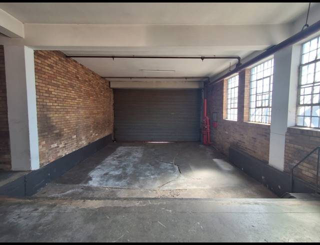 926M² WAREHOUSE TO LET IN BENROSE